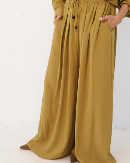 Komplet Olive Flow Set oliwkowy koszula + spodnie