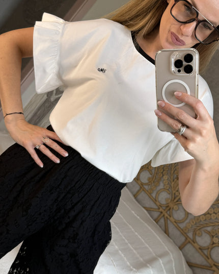T-shirt Lemonada Black Trim śmietankowy z falbanką przy rękawie