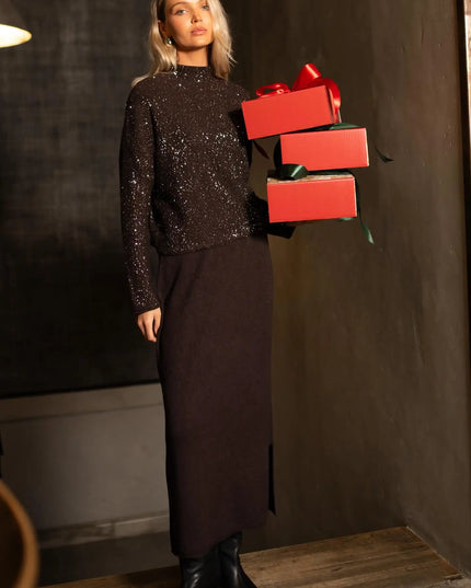 Sweter Shine czekoladowy cekinowy