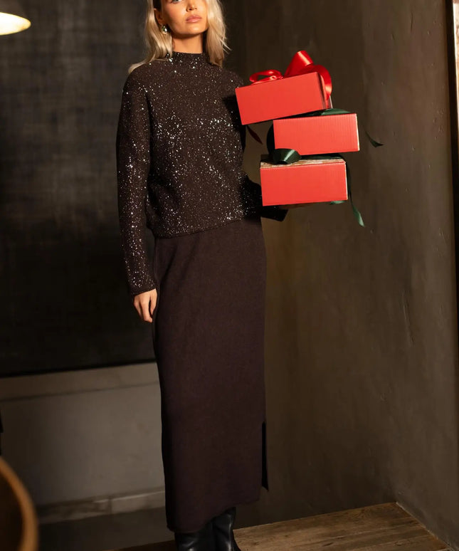 Sweter Shine czekoladowy cekinowy