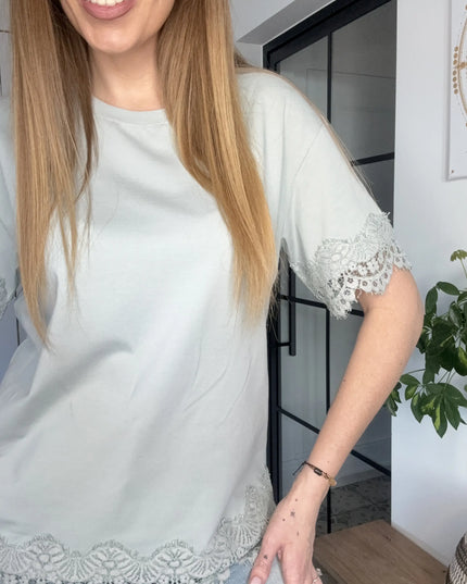 T-shirt Lucky miętowy z koronką Lemonada