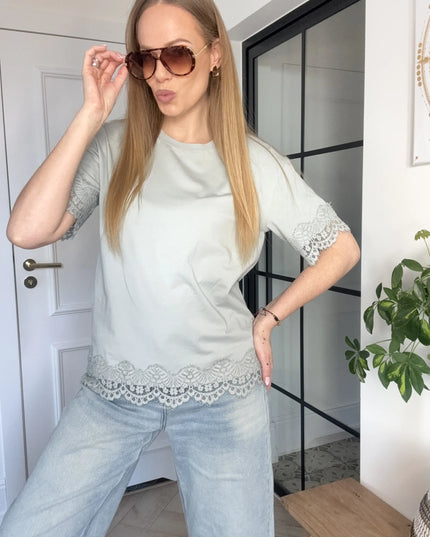 T-shirt Lucky miętowy z koronką Lemonada