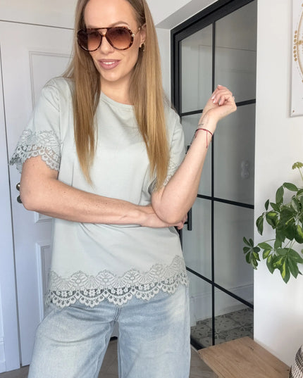 T-shirt Lucky miętowy z koronką Lemonada