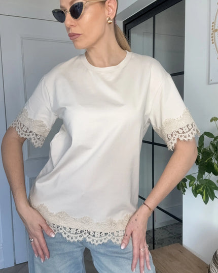 T-shirt Lucky beżowy z koronką Lemonada