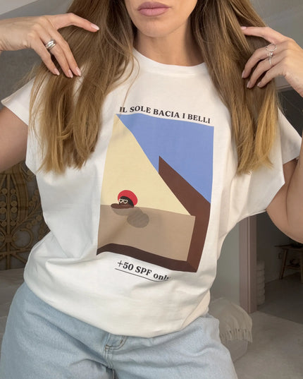 Bawełniany t-shirt z włoskim napisem Il Sole Bacia i Belli biały