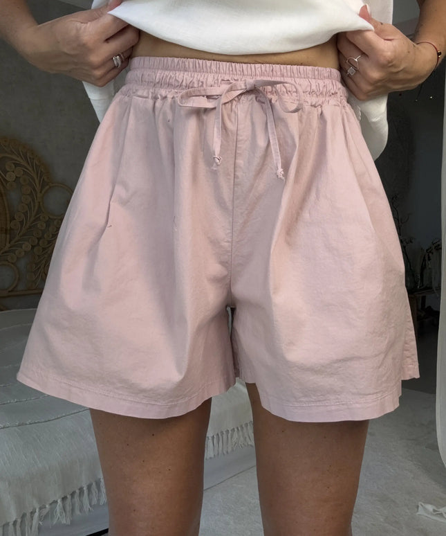 Różowe krótkie spodenki damskie Summer Pink z elastyczną gumką w pasie