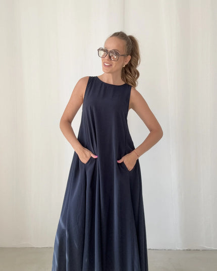 Zwiewna sukienka maxi granatowa Erica