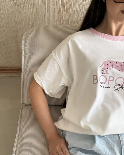 Biały t-shirt z jamnikiem True Stories