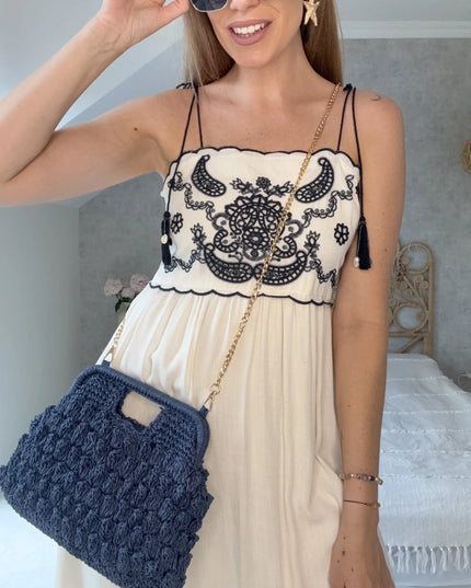 Kremowa sukienka boho Mykonos z granatowym haftem
