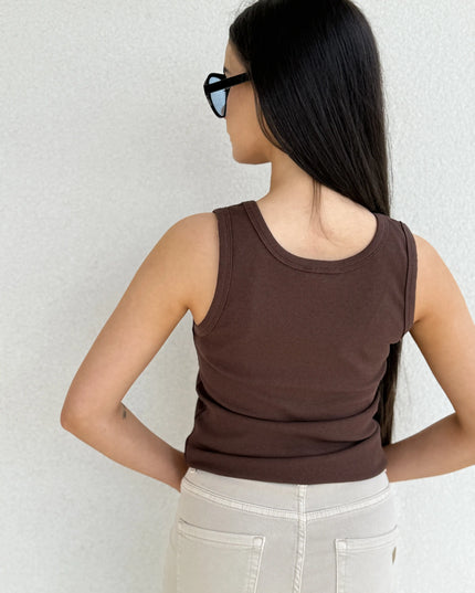 Prążkowany top czekoladowy basic Coco